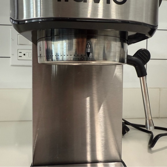 ILAVIE K2 Espresso Machine With Milk Frothing Steamer & Cuisnart Coffee Grinder - Picture 5 of 16